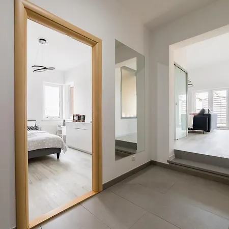 Blazeja Modern By Bookinghost Apartman *